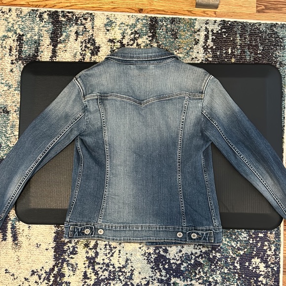 Ladies size small Levi’s jean jacket. - Picture 7 of 8